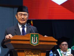 UNAS Lantik 1.533 Wisudawan TA 2023/2024, Mantan Ketua MK Berikan Pembekalan